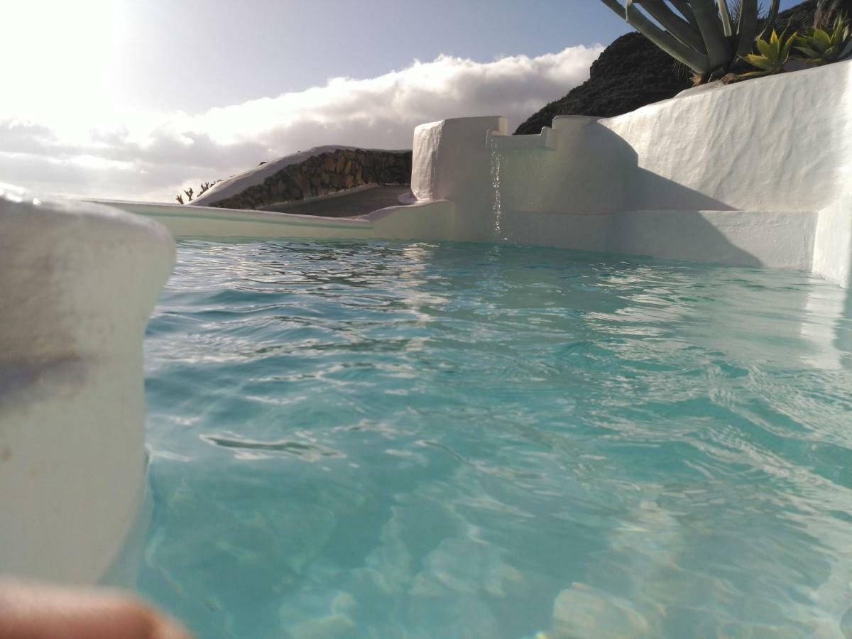 アガエテ Vilna House With Private Pool, Jacuzzi And Garden -Optional Pool And Jacuzzi Heatingヴィラ エクステリア 写真